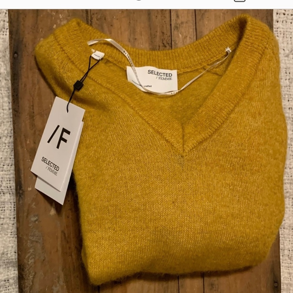 Beautiful Selected femme sweater in yellow mustard color